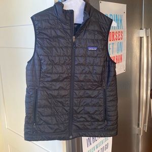 Like new black quilted Patagonia vest size large